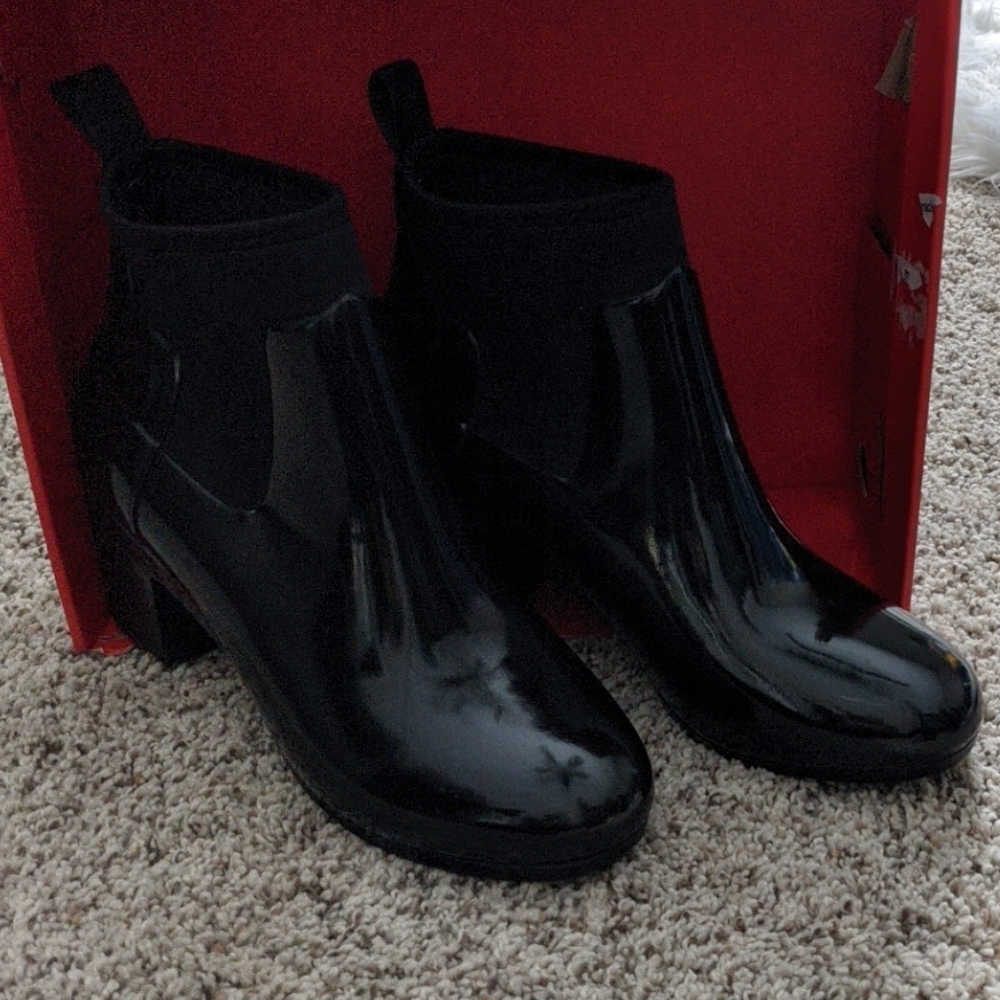 Hunter mid heel gloss bootie